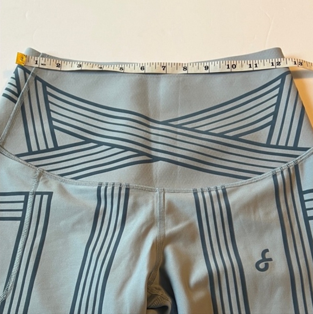 PowerBand Resistance 7/8 Leggings Reversible Wear EUC Size XL Activewear Sporty - Picture 4 of 6